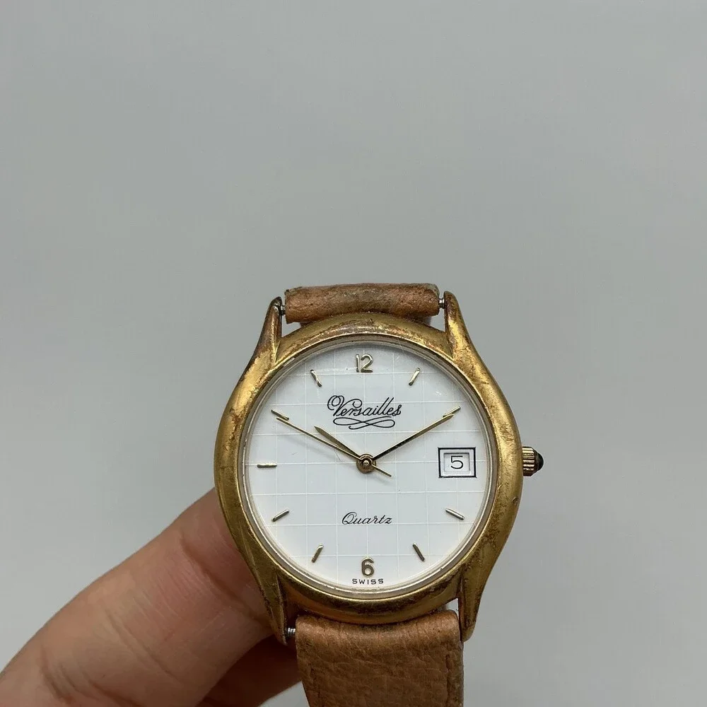Vintage Versailles Womens Watch 31mm Gold Tone Leather Swiss Date New Battery